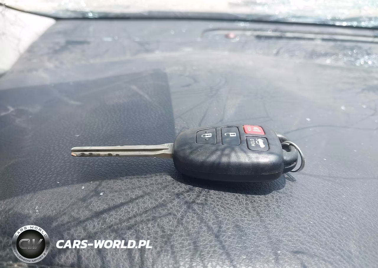 2018 Toyota Corolla Le VIN:2T1BURHE7JC047387 - 11