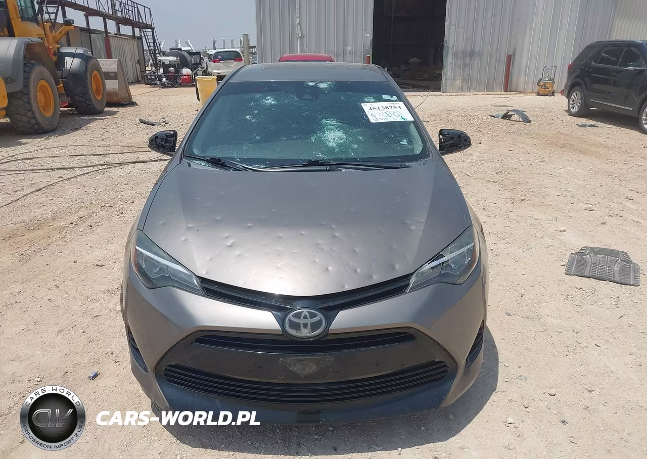 2018 Toyota Corolla Le VIN:2T1BURHE7JC047387 - 12