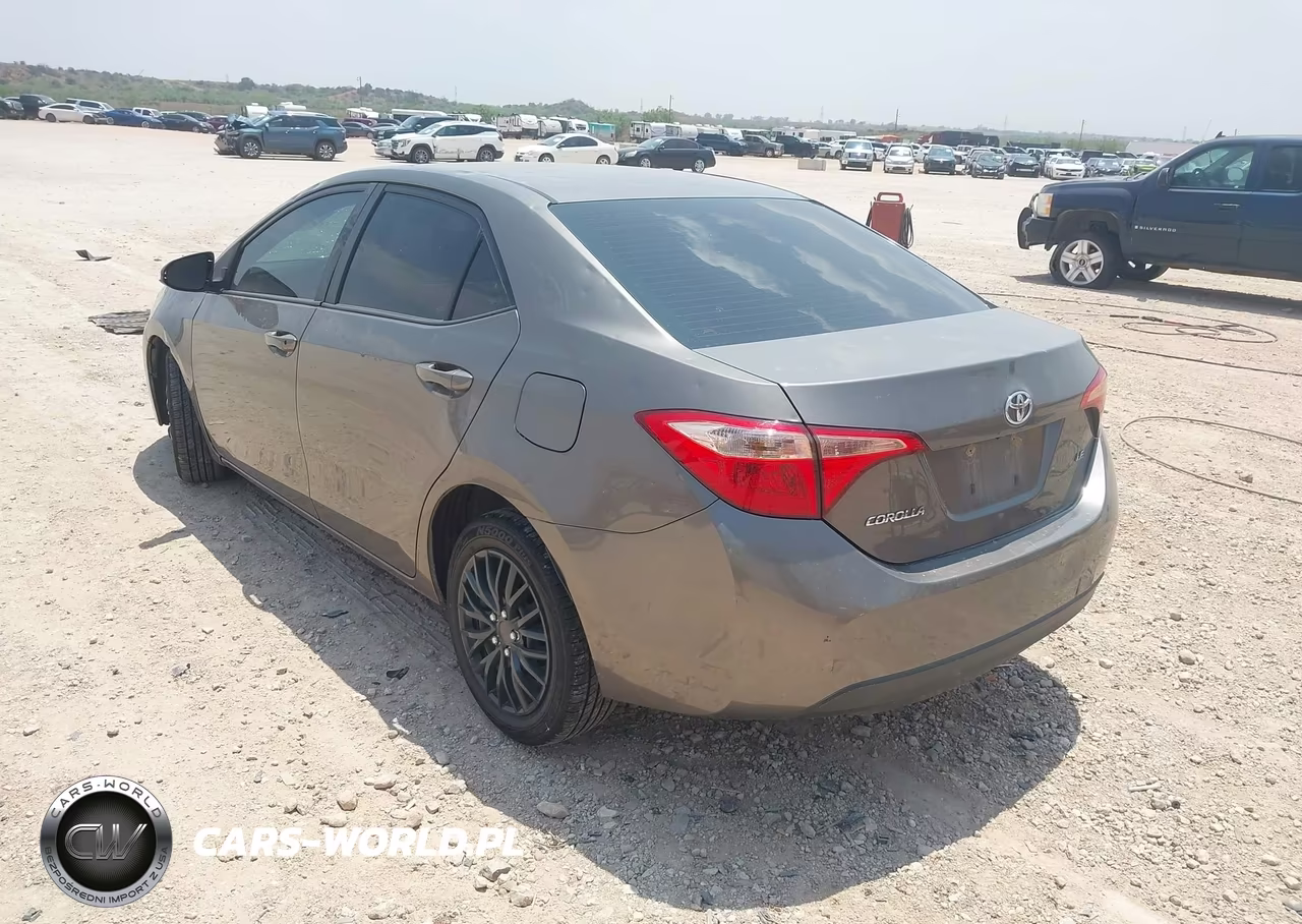 2018 Toyota Corolla Le VIN:2T1BURHE7JC047387 - 3