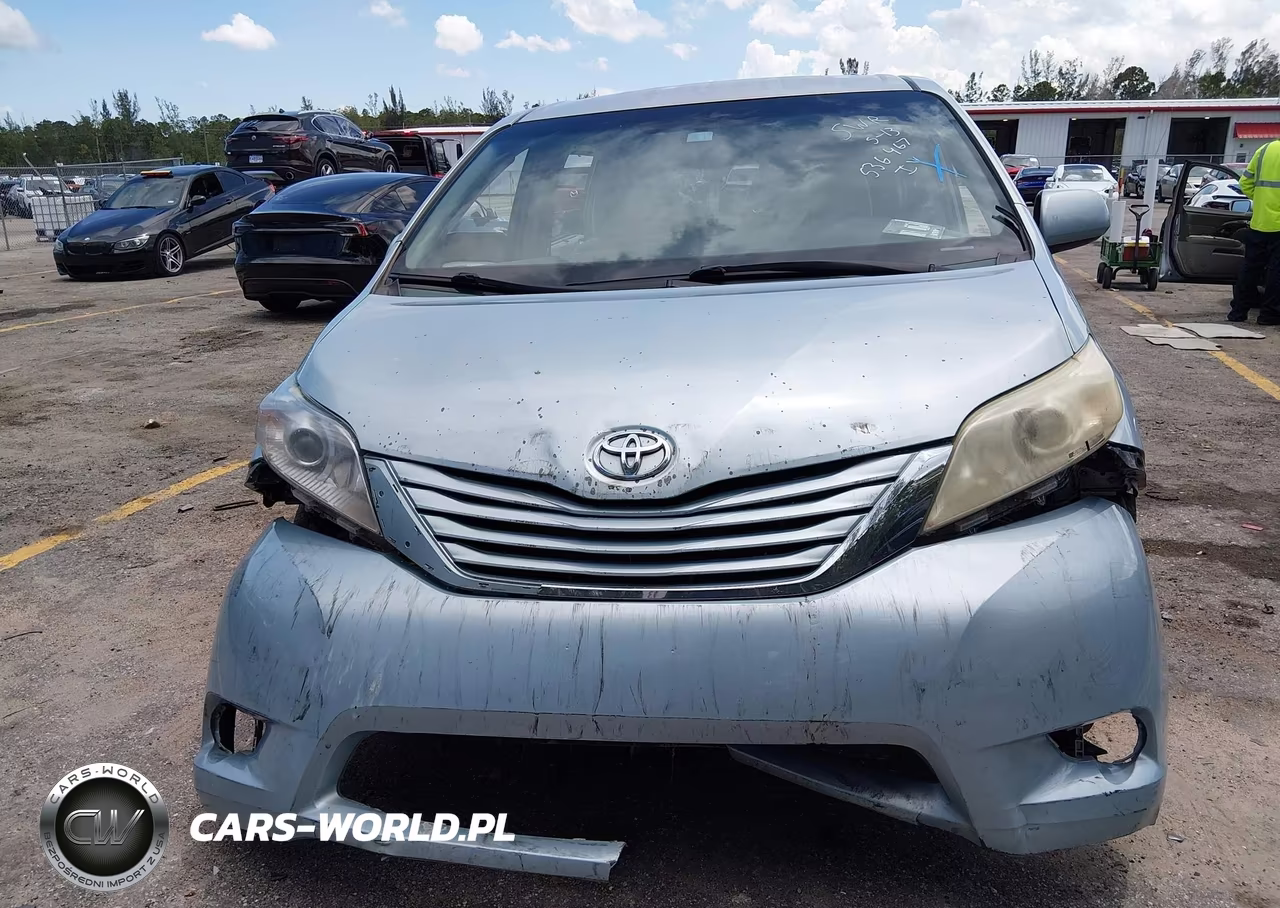 2015 Toyota Sienna Le 8 Passenger VIN:5TDKK3DCXFS536467 - 12