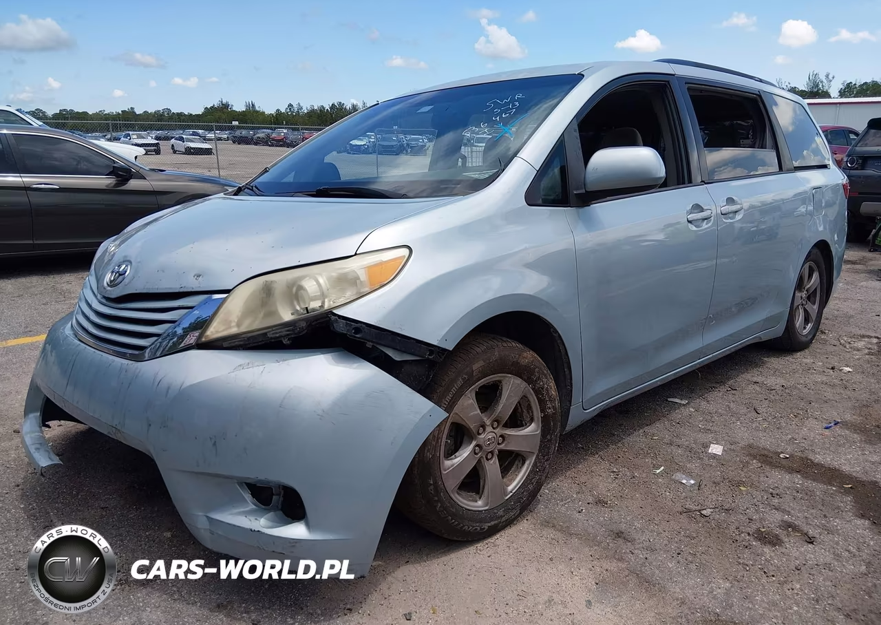 2015 Toyota Sienna Le 8 Passenger VIN:5TDKK3DCXFS536467 - 2