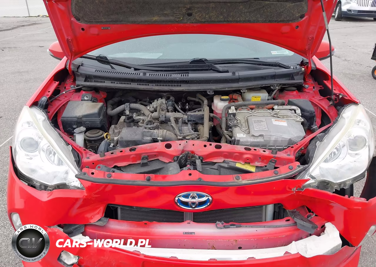 2014 Toyota Prius C Two VIN:JTDKDTB32E1565955 - 10