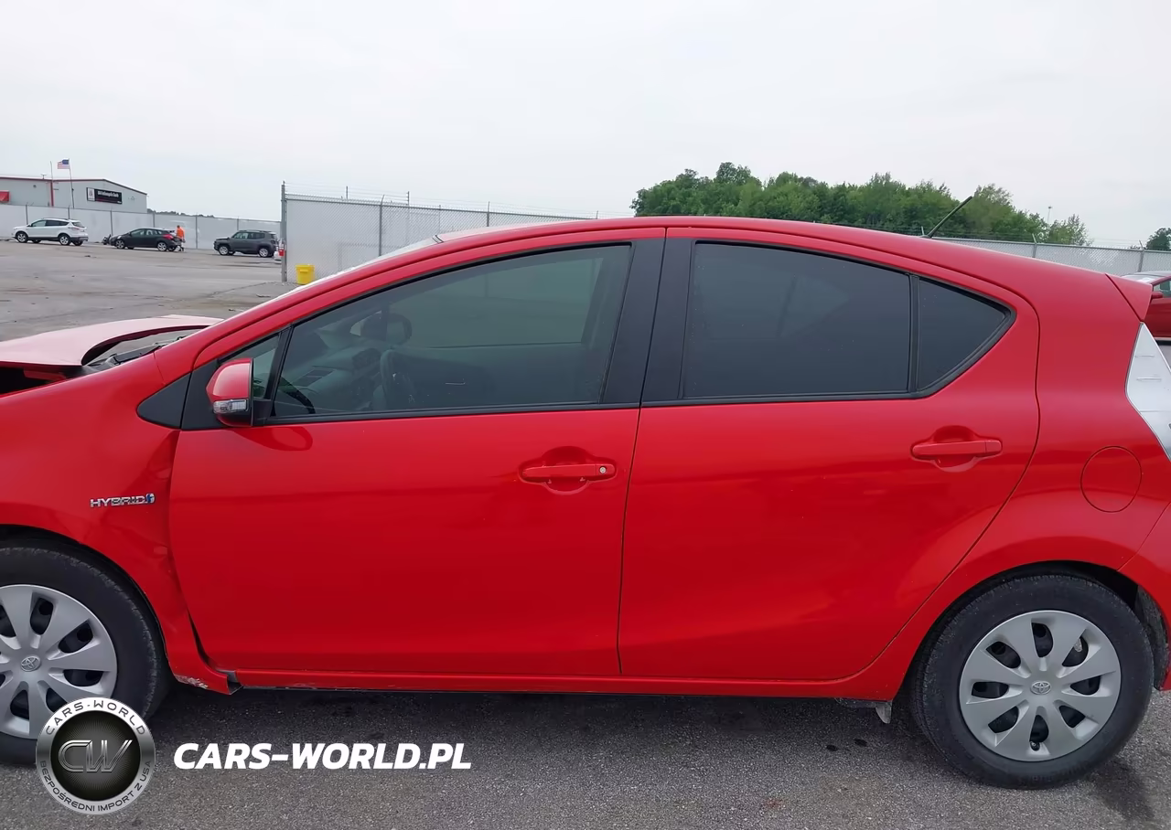 2014 Toyota Prius C Two VIN:JTDKDTB32E1565955 - 14