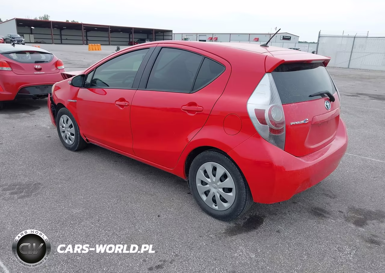 2014 Toyota Prius C Two VIN:JTDKDTB32E1565955 - 3