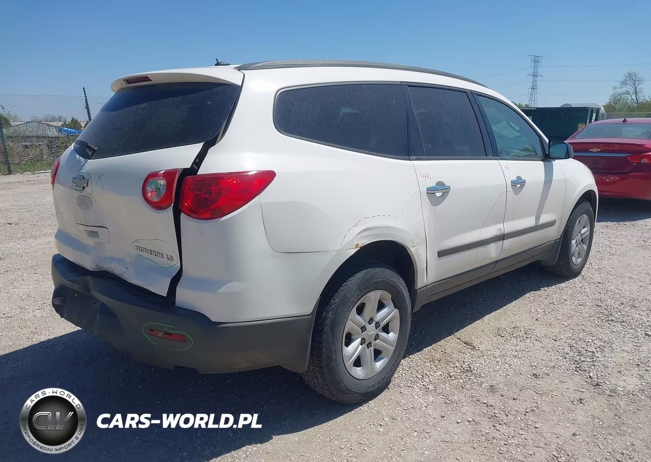2012 Chevrolet Traverse Ls VIN:1GNKREED7CJ402109 - 4