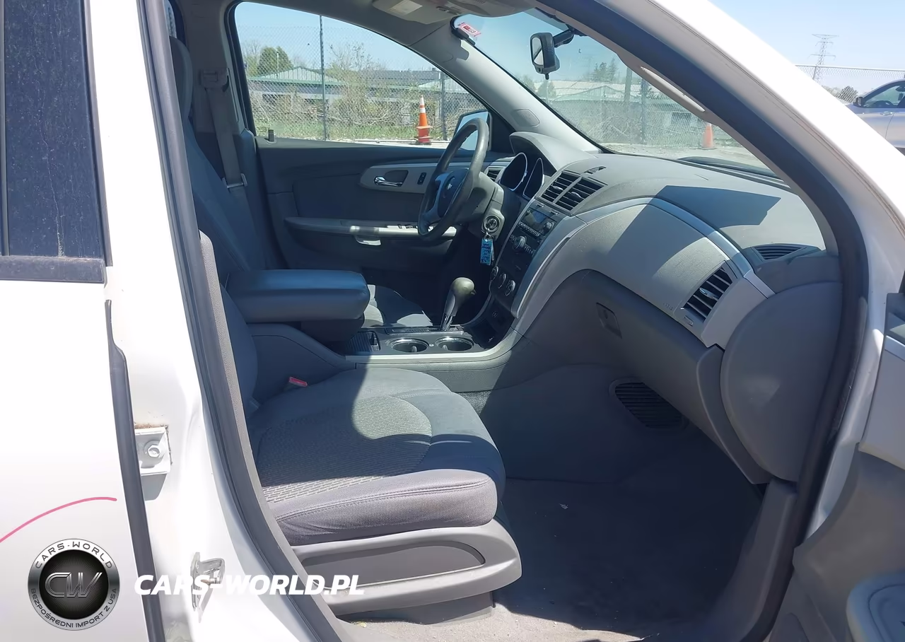 2012 Chevrolet Traverse Ls VIN:1GNKREED7CJ402109 - 5
