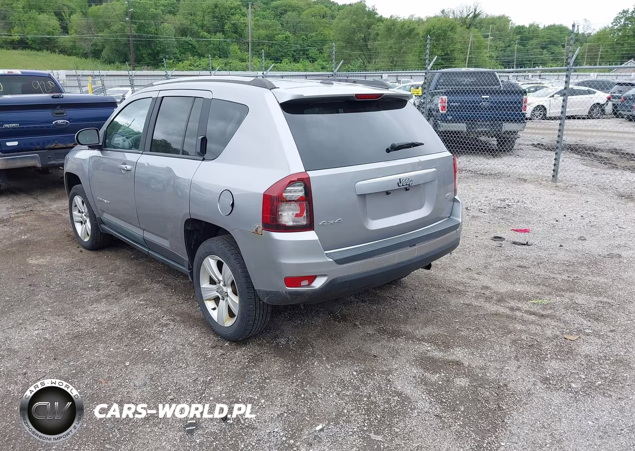 2016 Jeep Compass Latitude VIN:1C4NJDEB6GD637966 - 3