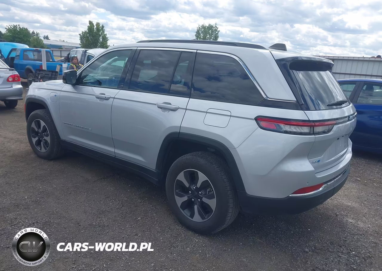 2024 Jeep Grand Cherokee 4Xe VIN:1C4RJYB62RC120138 - 3