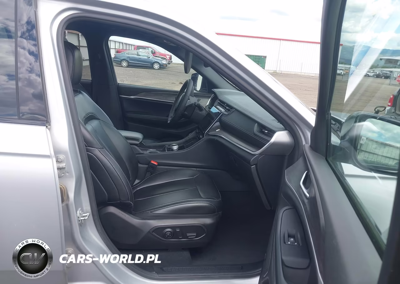 2024 Jeep Grand Cherokee 4Xe VIN:1C4RJYB62RC120138 - 5