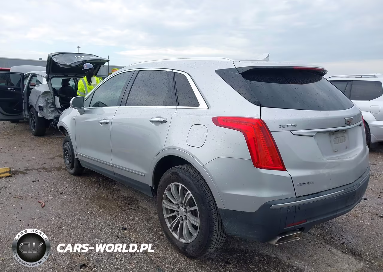 2018 Cadillac Xt5 Luxury VIN:1GYKNCRS4JZ100755 - 3