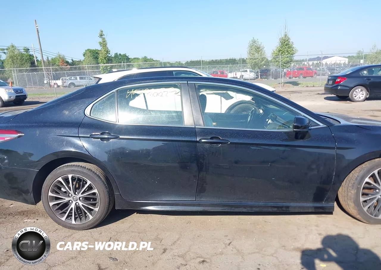 2018 Toyota Camry Se VIN:JTNB11HK1J3030279 - 13