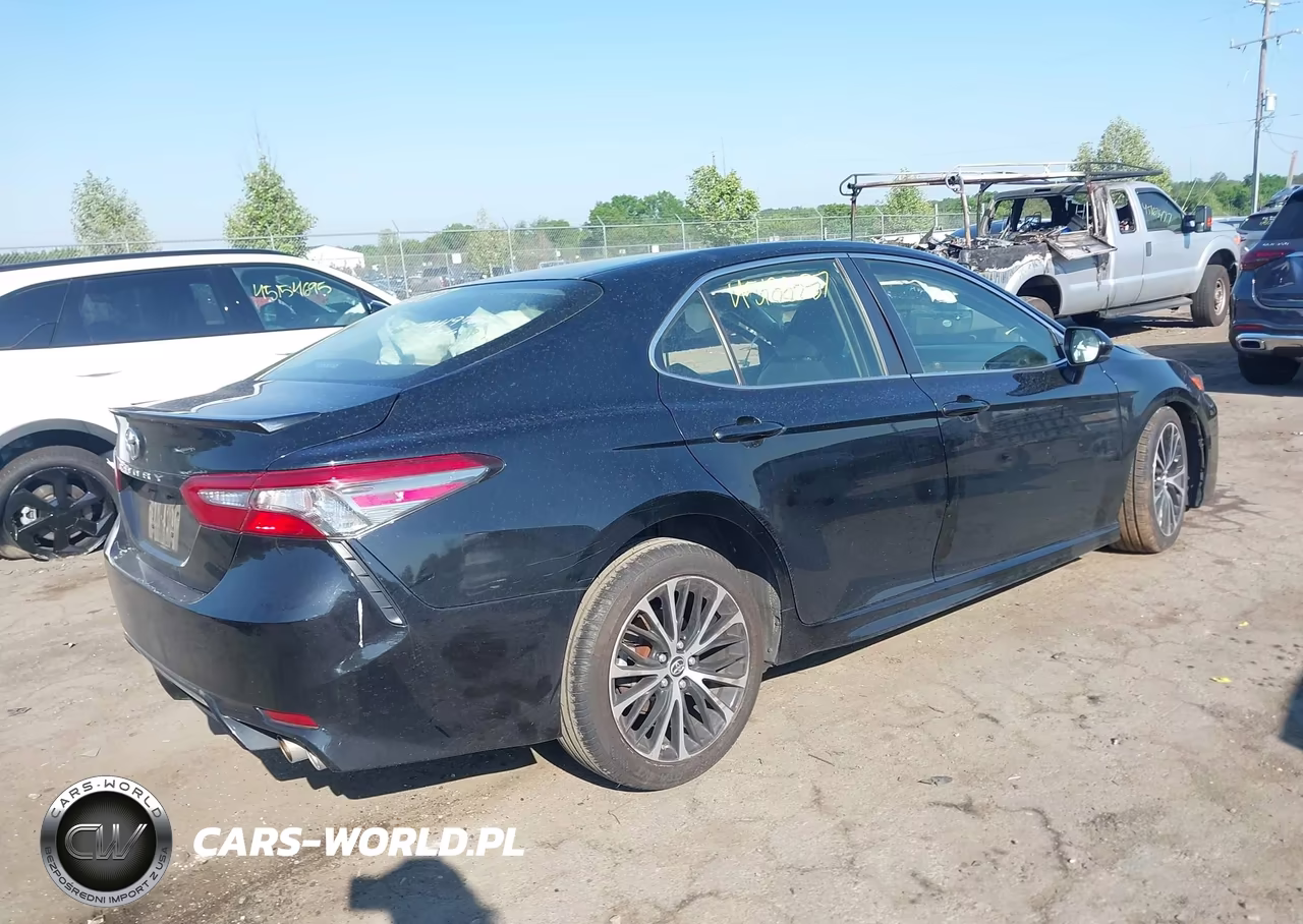 2018 Toyota Camry Se VIN:JTNB11HK1J3030279 - 4