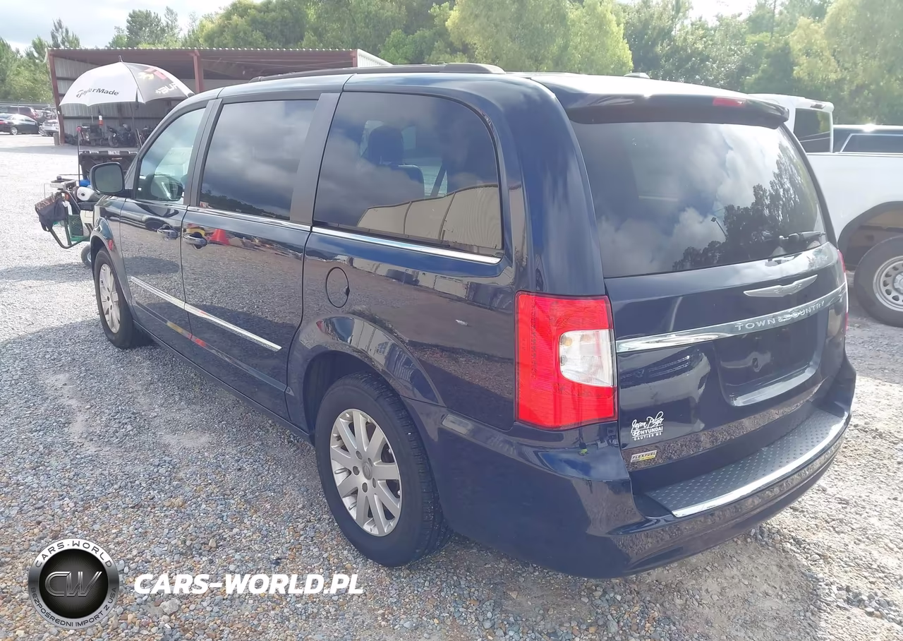 2016 Chrysler Town & Country Touring VIN:2C4RC1BGXGR228926 - 3