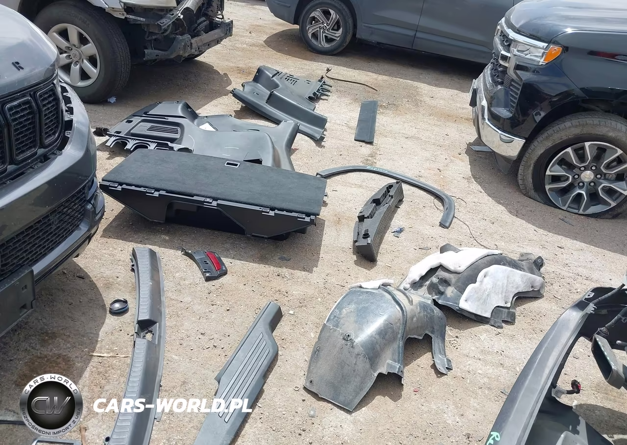 2025 Buick Enclave Preferred Fwd VIN:5GAERARS8SJ106832 - 12