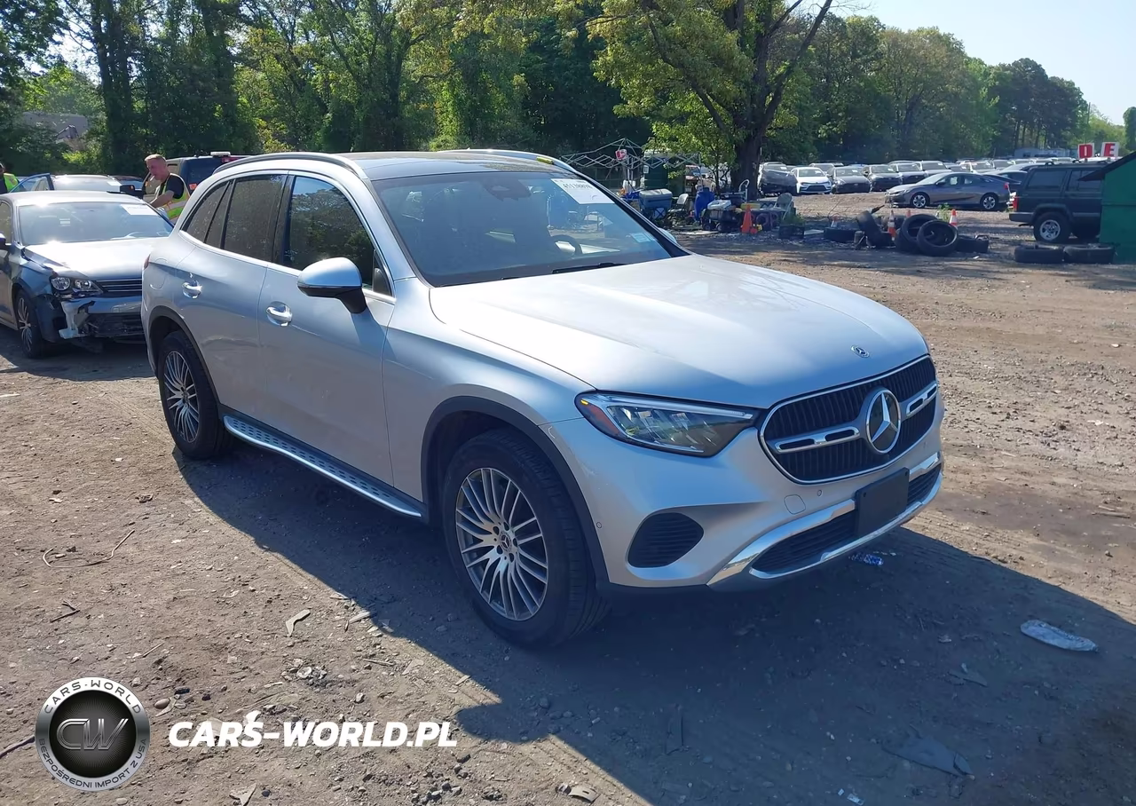 2025 Mercedes-Benz Glc 300 4Matic Suv – zdjęcie 1 z 16