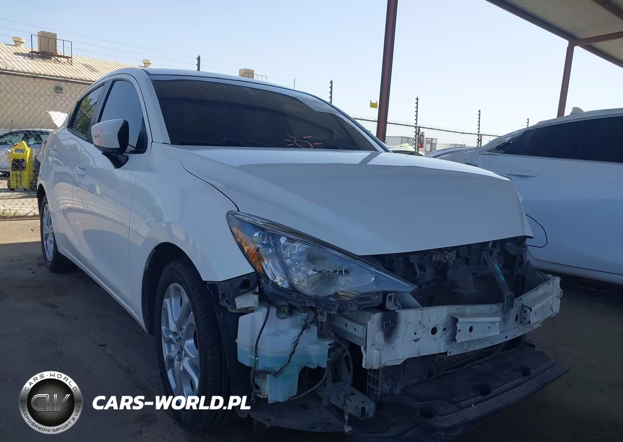 2016 Scion Ia – zdjęcie 1 z 17