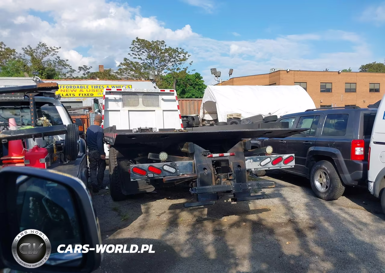 2005 Sterling Truck Acterra VIN:2FZACGCS75AU23187 - 3