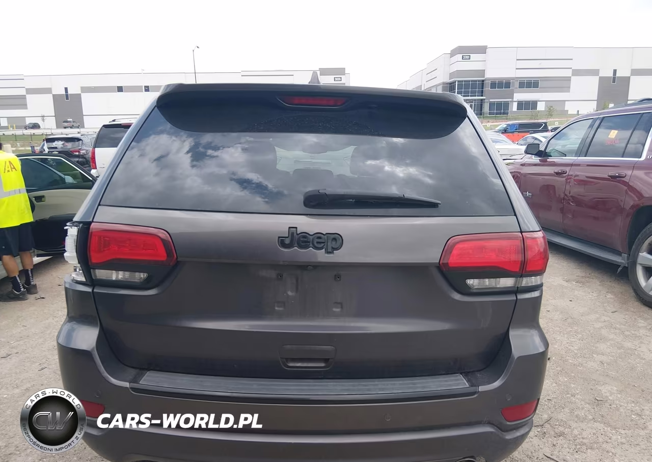 2017 Jeep Grand Cherokee Altitude 4X2 VIN:1C4RJEAG6HC953111 - 16