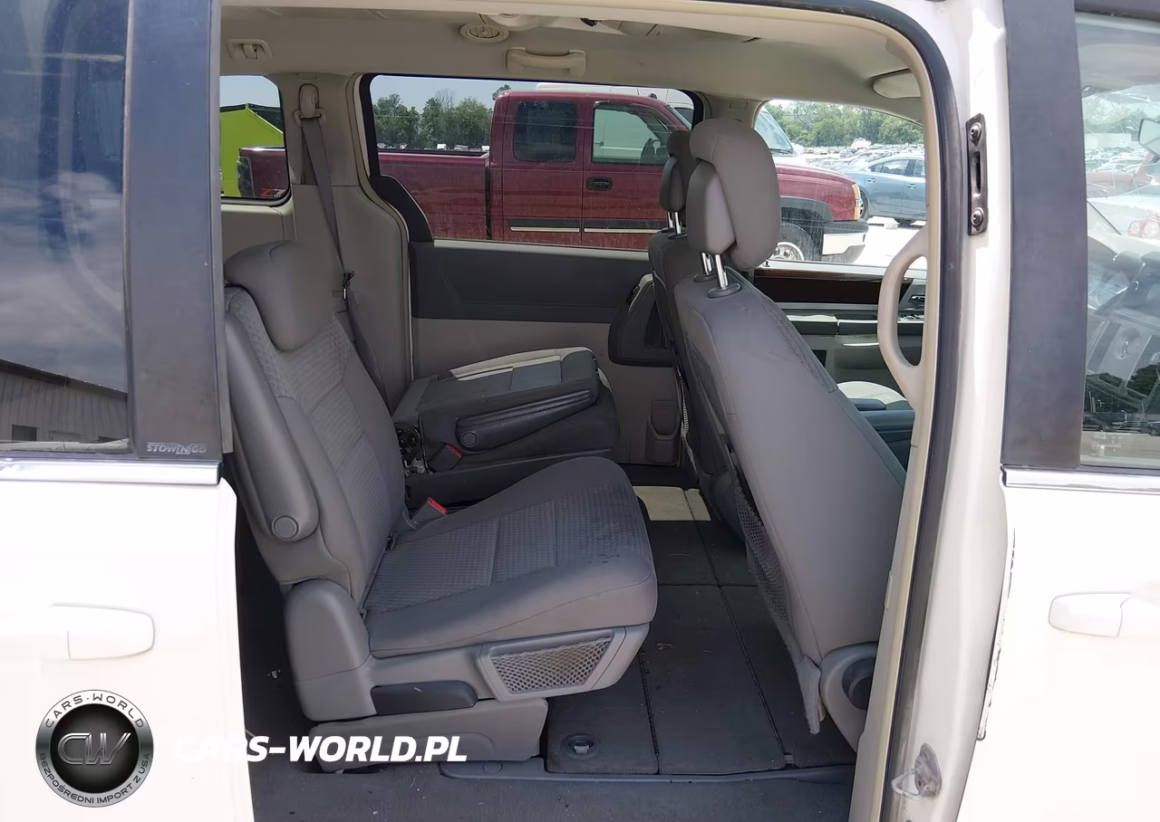 2010 Chrysler Town & Country Touring VIN:2A4RR5D15AR467798 - 8