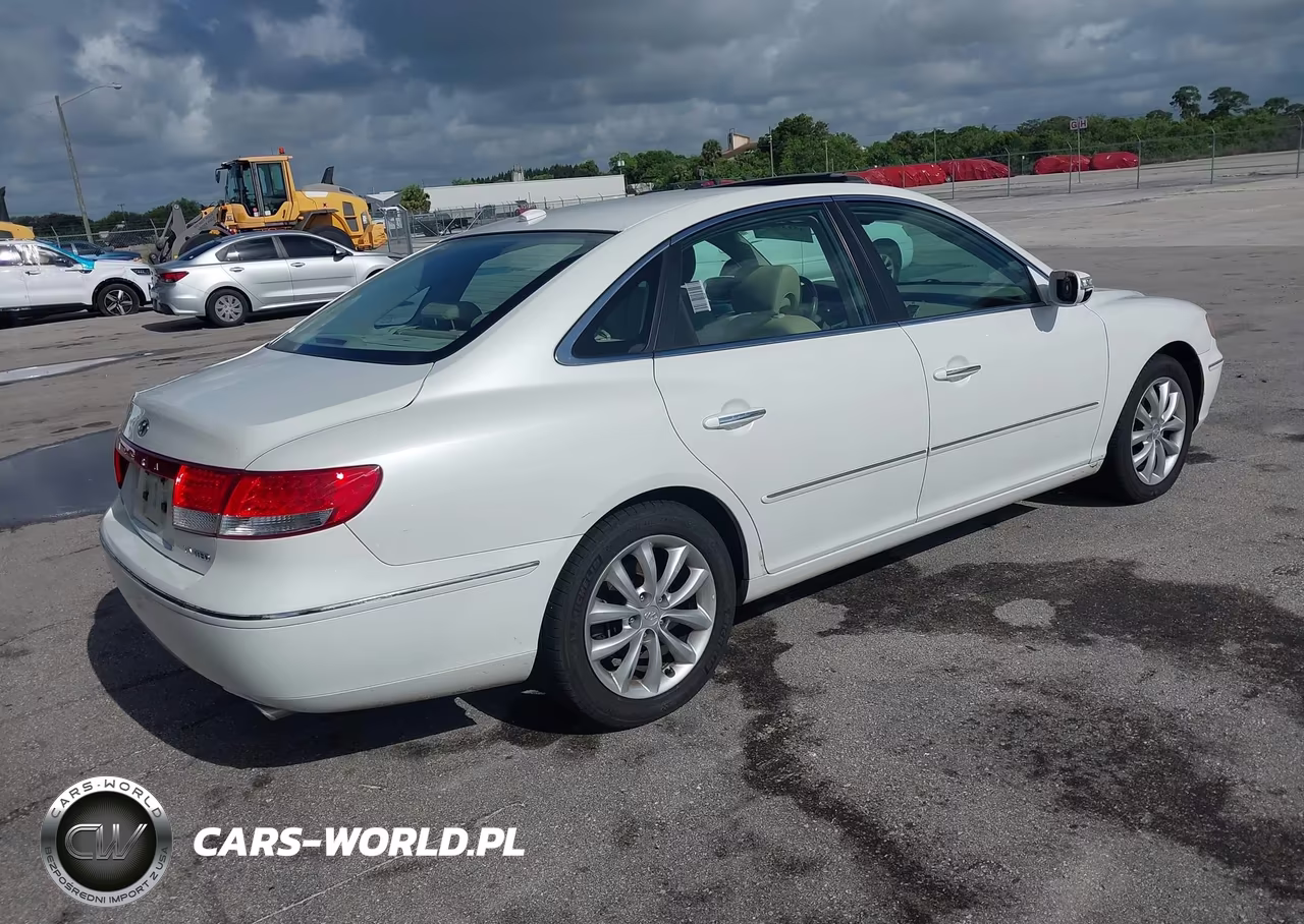 2007 Hyundai Azera Limited-Se VIN:KMHFC46F27A228263 - 4