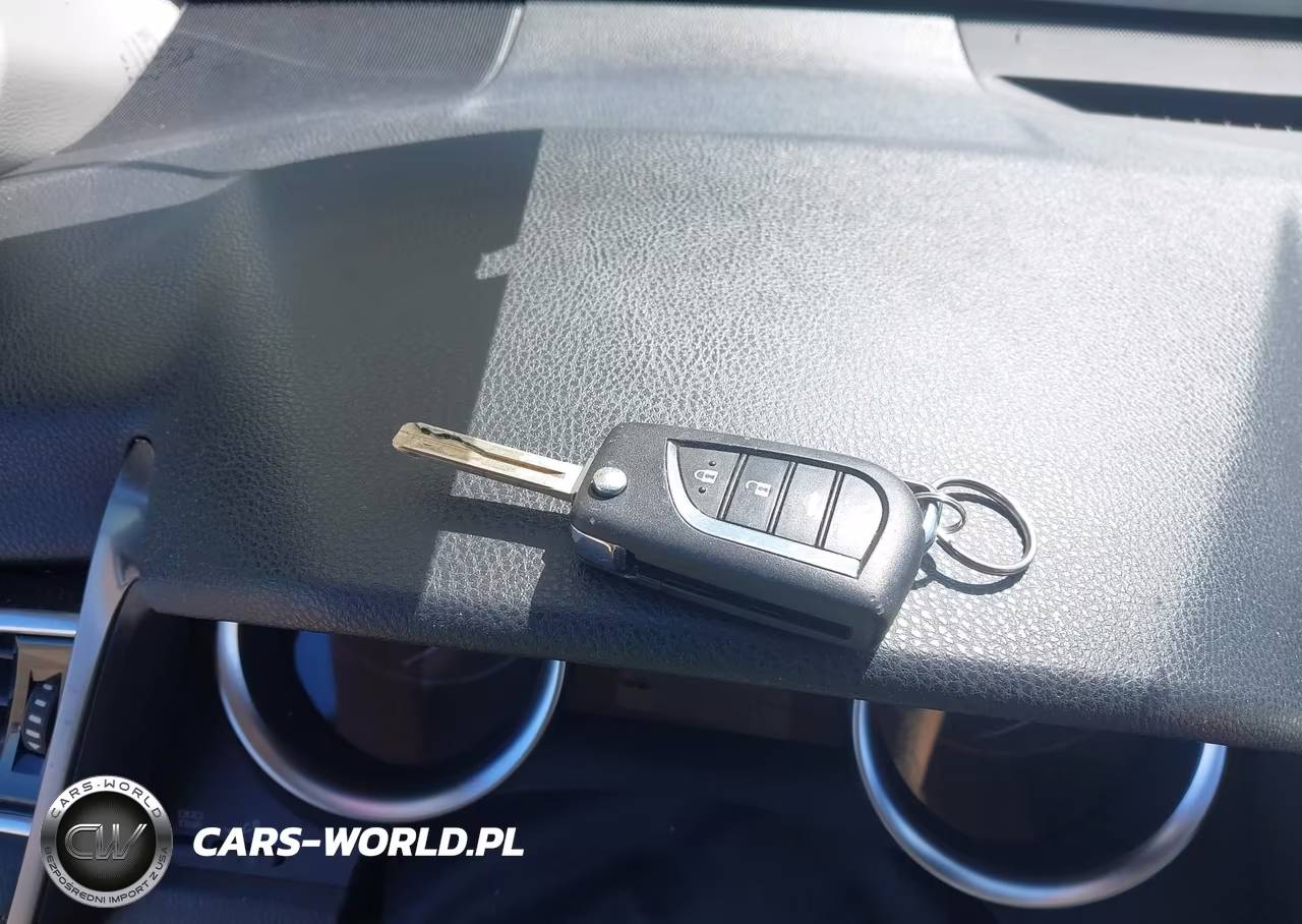 2018 Toyota Camry Le VIN:JTNB11HK0J3061913 - 11