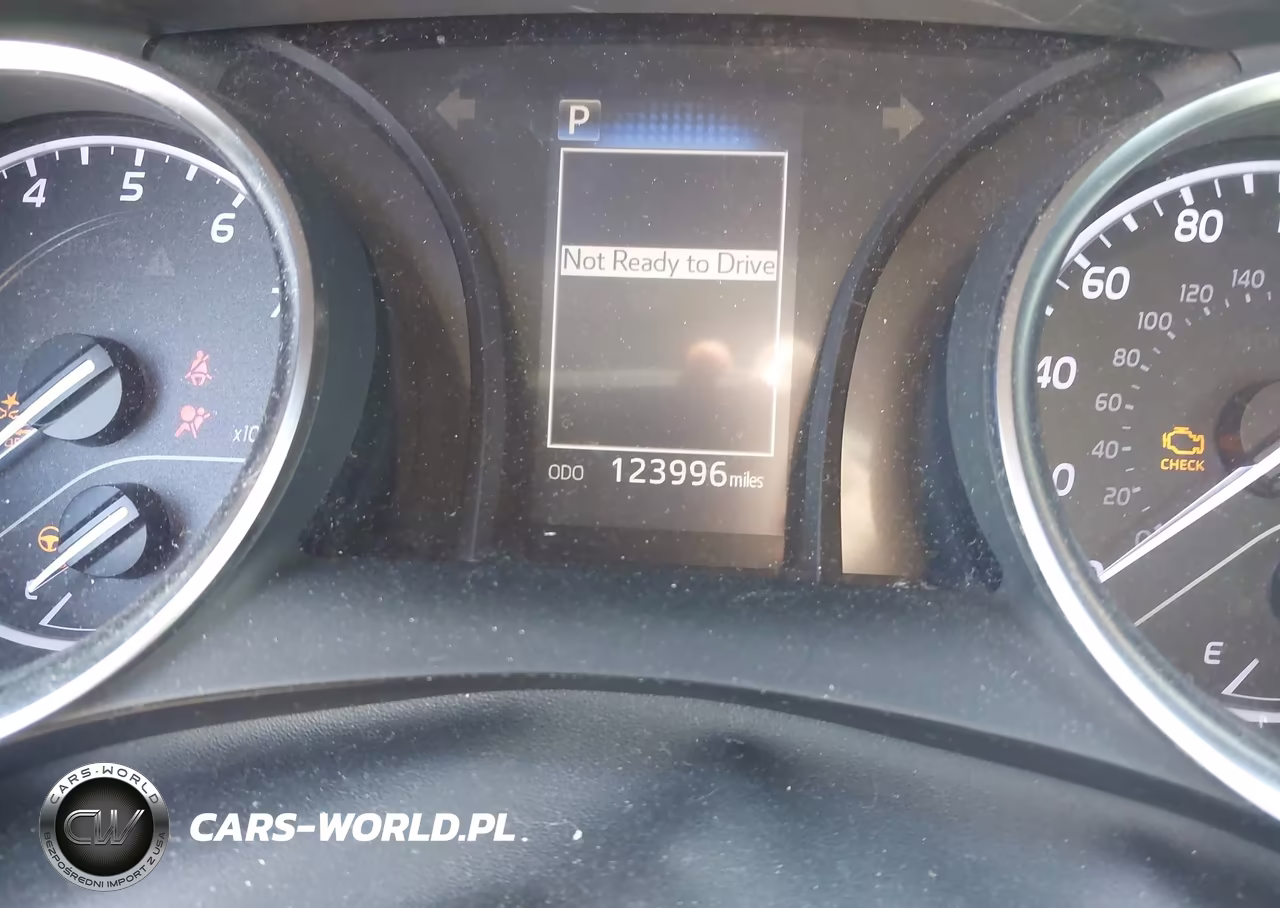 2018 Toyota Camry Le VIN:JTNB11HK0J3061913 - 16