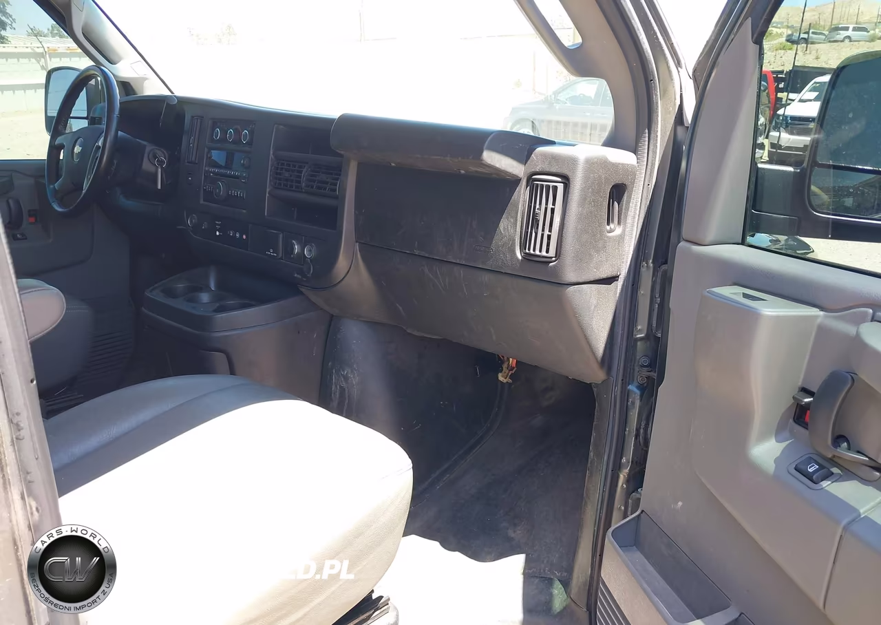 2017 Chevrolet Express 2500 Ls VIN:1GAWGEFF3H1290067 - 5