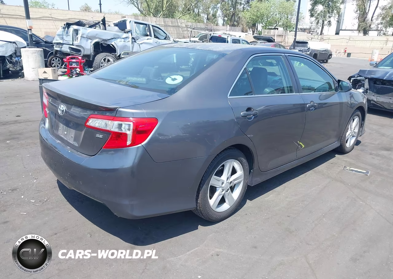 2014 Toyota Camry Se VIN:4T1BF1FK9EU458444 - 4