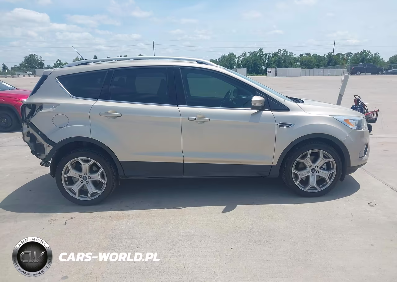 2018 Ford Escape Titanium VIN:1FMCU0J99JUB71740 - 13