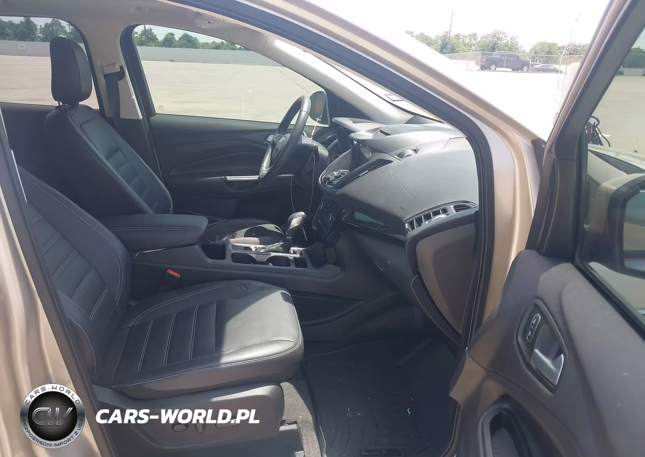 2018 Ford Escape Titanium VIN:1FMCU0J99JUB71740 - 5