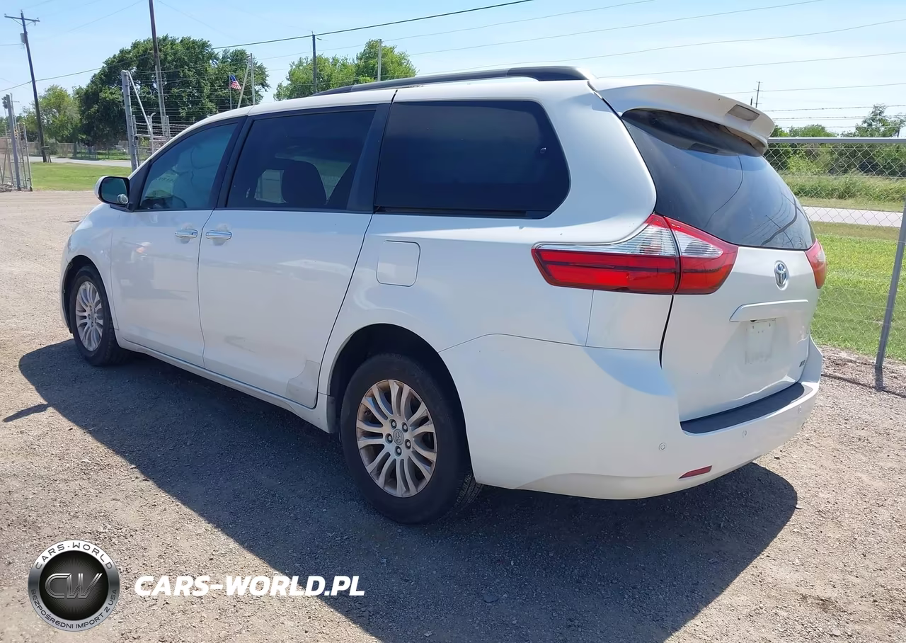 2017 Toyota Sienna Xle 8 Passenger VIN:5TDYZ3DC0HS884593 - 3