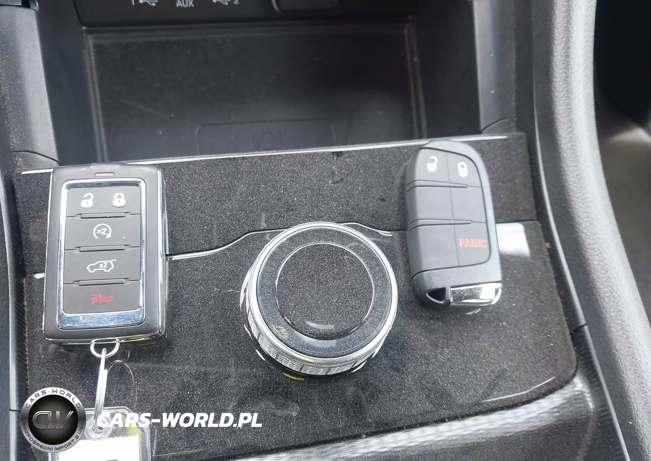 2025 Jeep Grand Cherokee Altitude 4X4 VIN:1C4RJHAG2S8656171 - 11