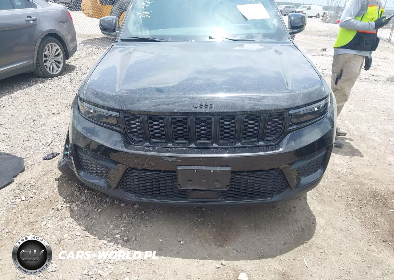2025 Jeep Grand Cherokee Altitude 4X4 VIN:1C4RJHAG2S8656171 - 12