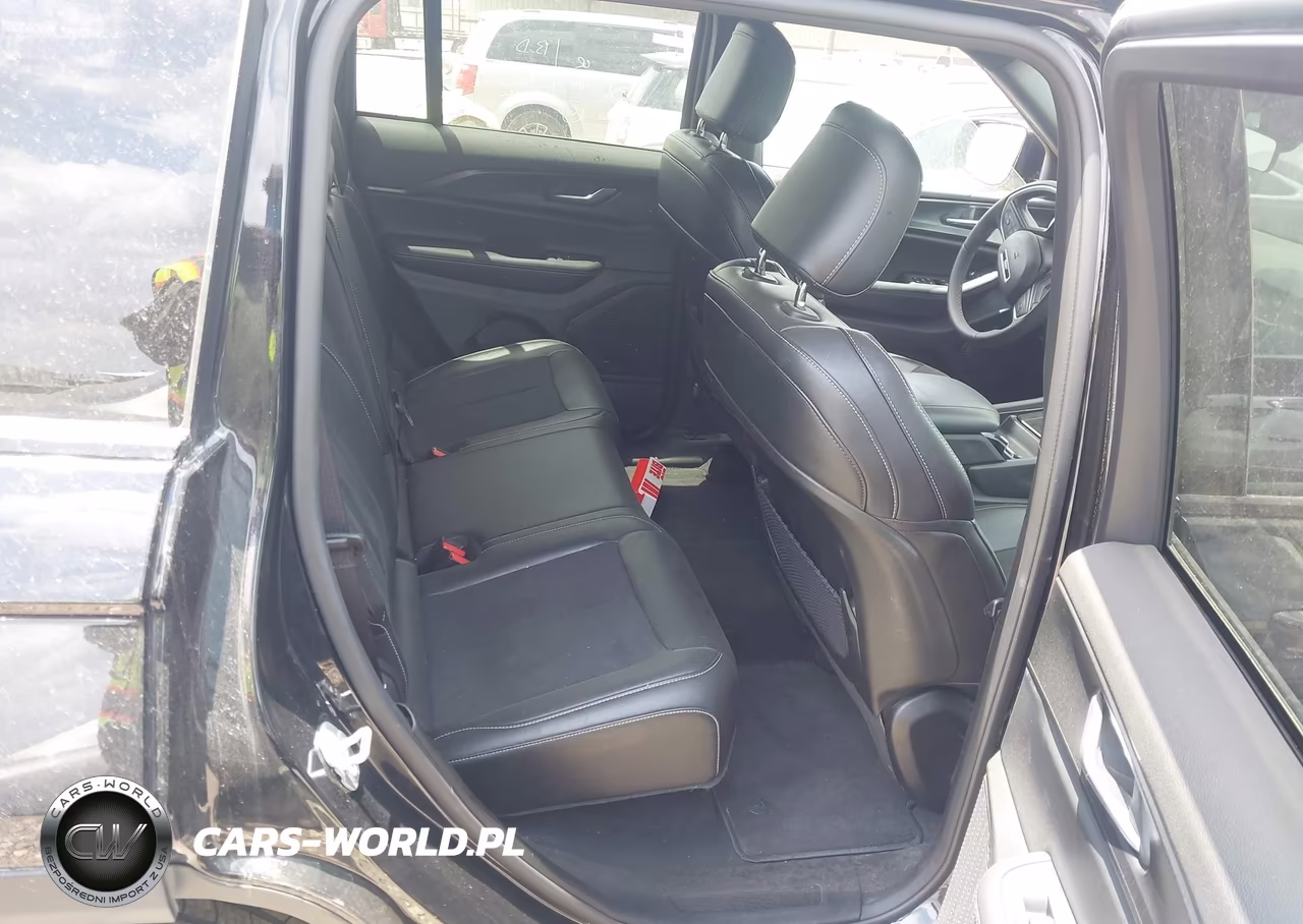 2025 Jeep Grand Cherokee Altitude 4X4 VIN:1C4RJHAG2S8656171 - 8