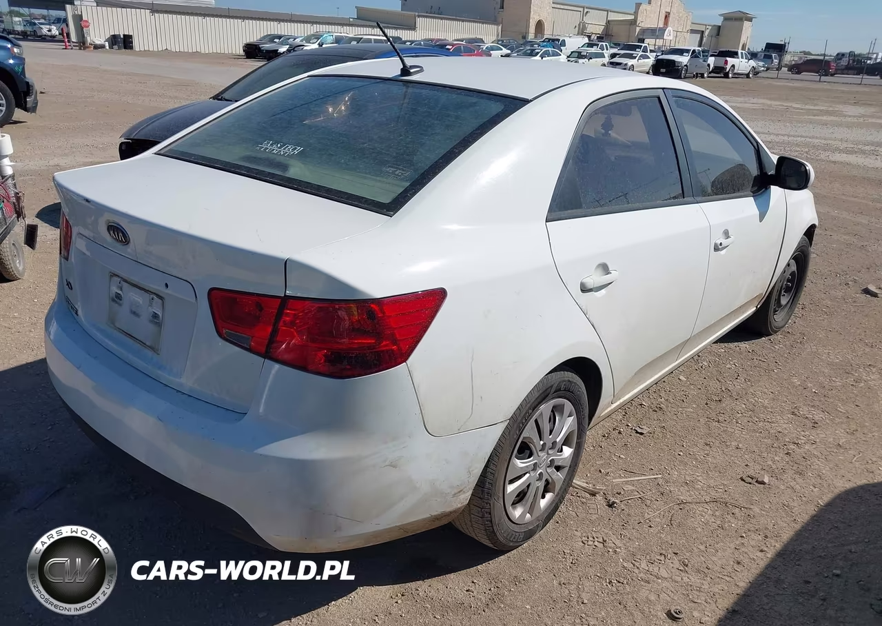 2013 Kia Forte Lx VIN:KNAFT4A26D5692828 - 4