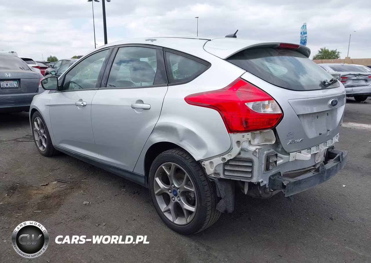 2014 Ford Focus Se VIN:1FADP3K21EL285123 - 3