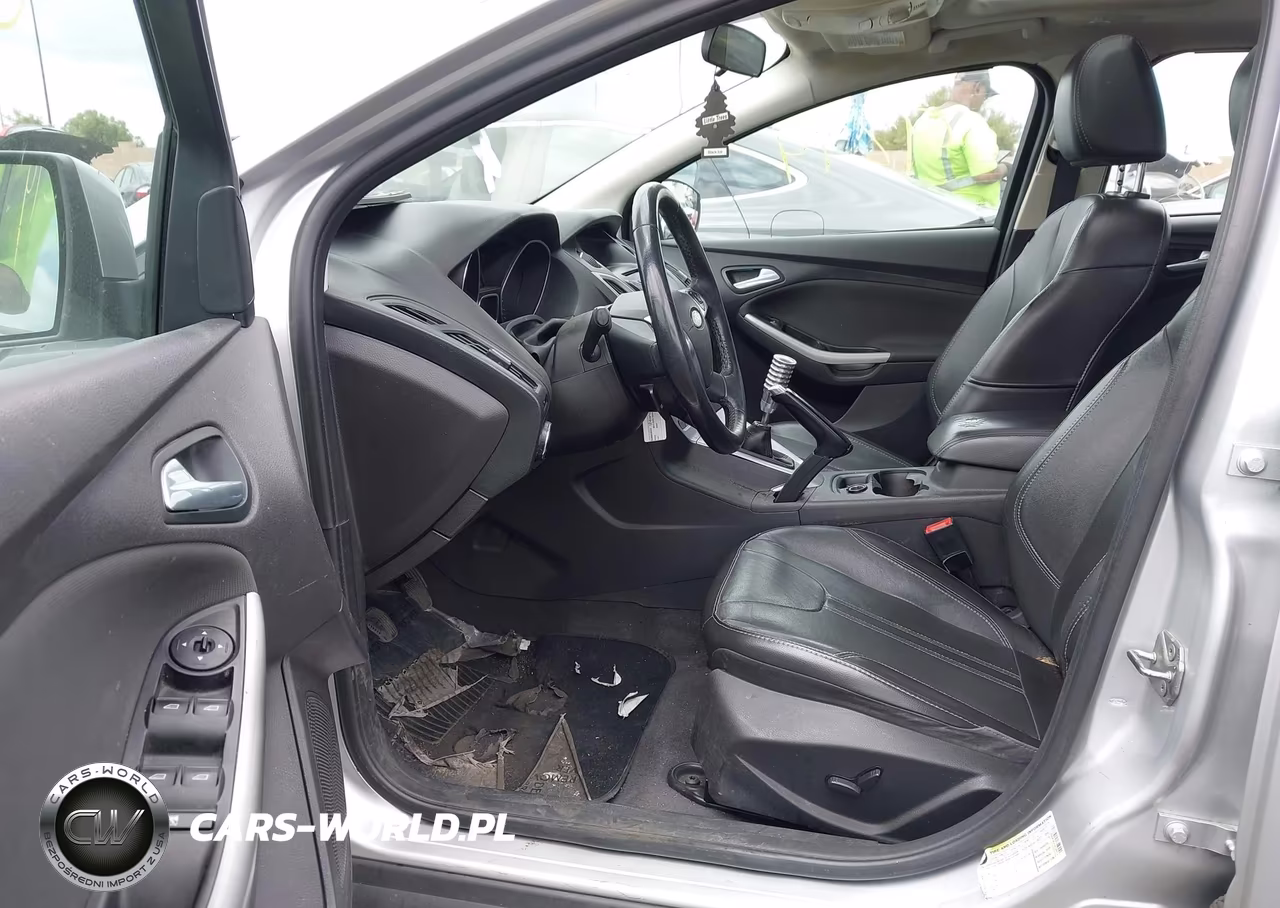 2014 Ford Focus Se VIN:1FADP3K21EL285123 - 5