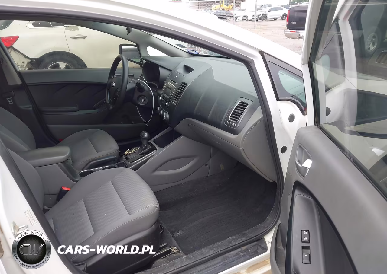 2017 Kia Forte Lx VIN:3KPFK4A72HE073316 - 5