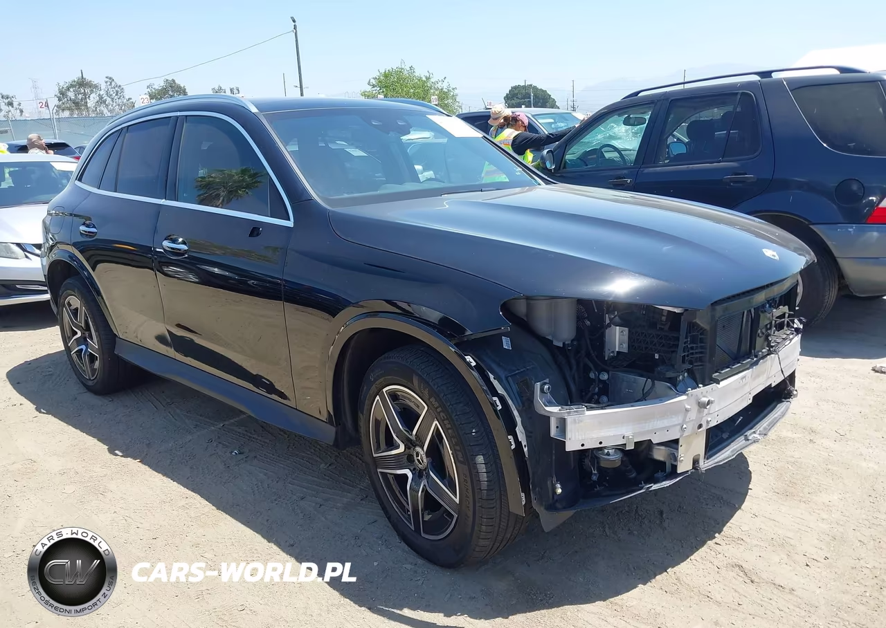 2025 Mercedes-Benz Glc 300 4Matic Suv – zdjęcie 1 z 16
