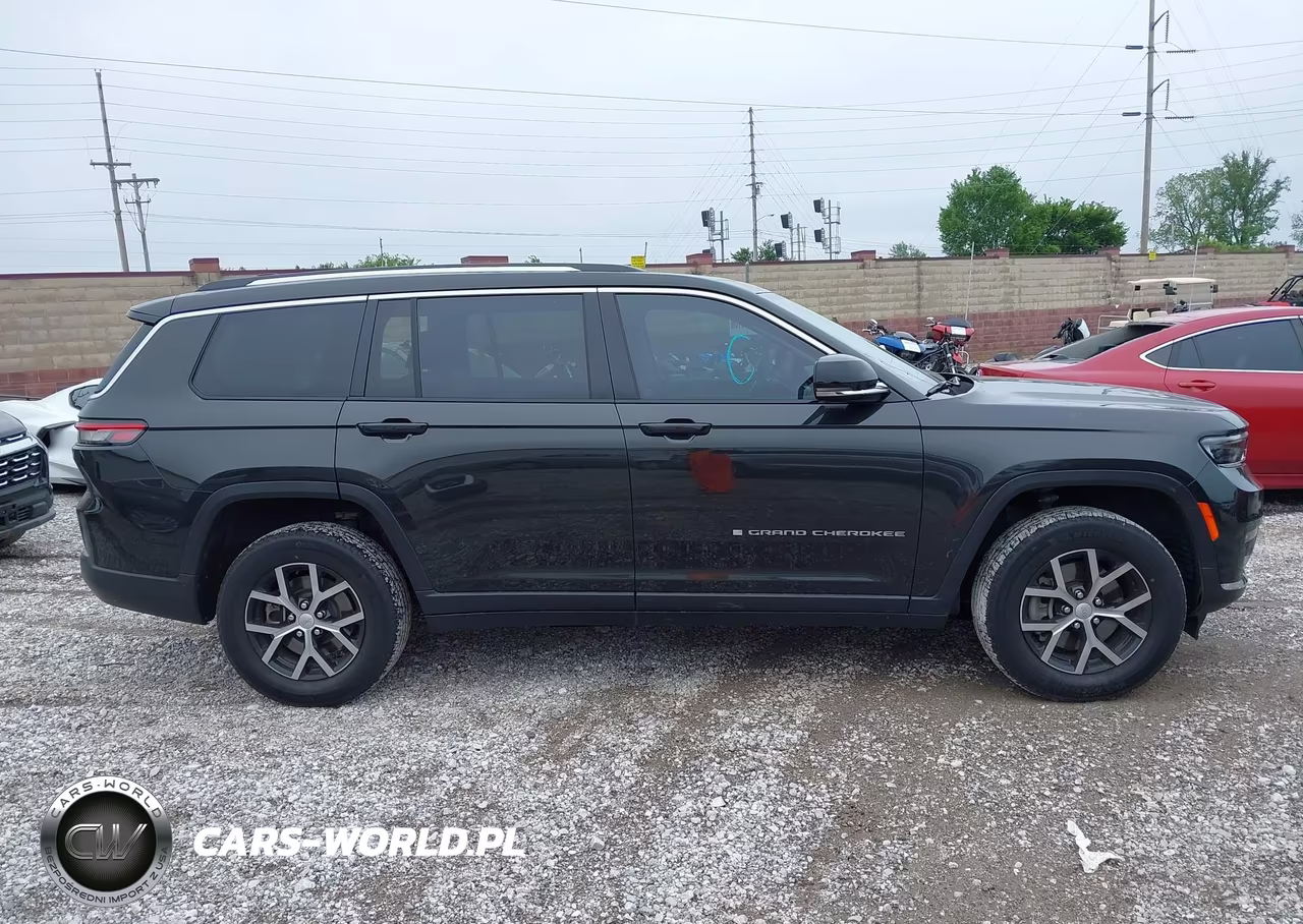 2023 Jeep Grand Cherokee L Limited 4X4 VIN:1C4RJKBG1P8782072 - 13