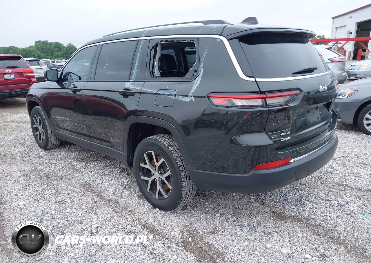 2023 Jeep Grand Cherokee L Limited 4X4 VIN:1C4RJKBG1P8782072 - 3
