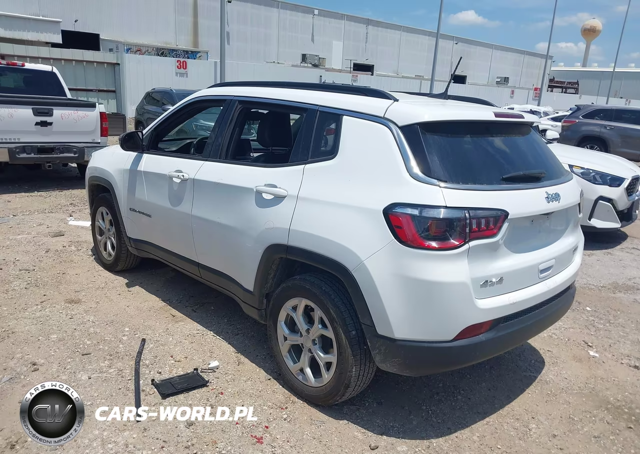 2024 Jeep Compass Latitude 4X4 VIN:3C4NJDBN8RT154538 - 3