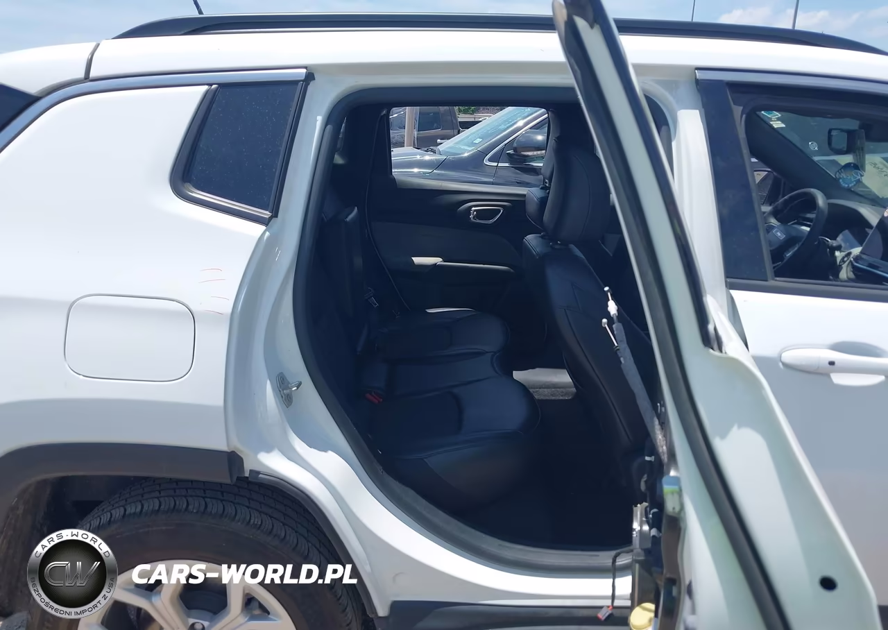 2024 Jeep Compass Latitude 4X4 VIN:3C4NJDBN8RT154538 - 8
