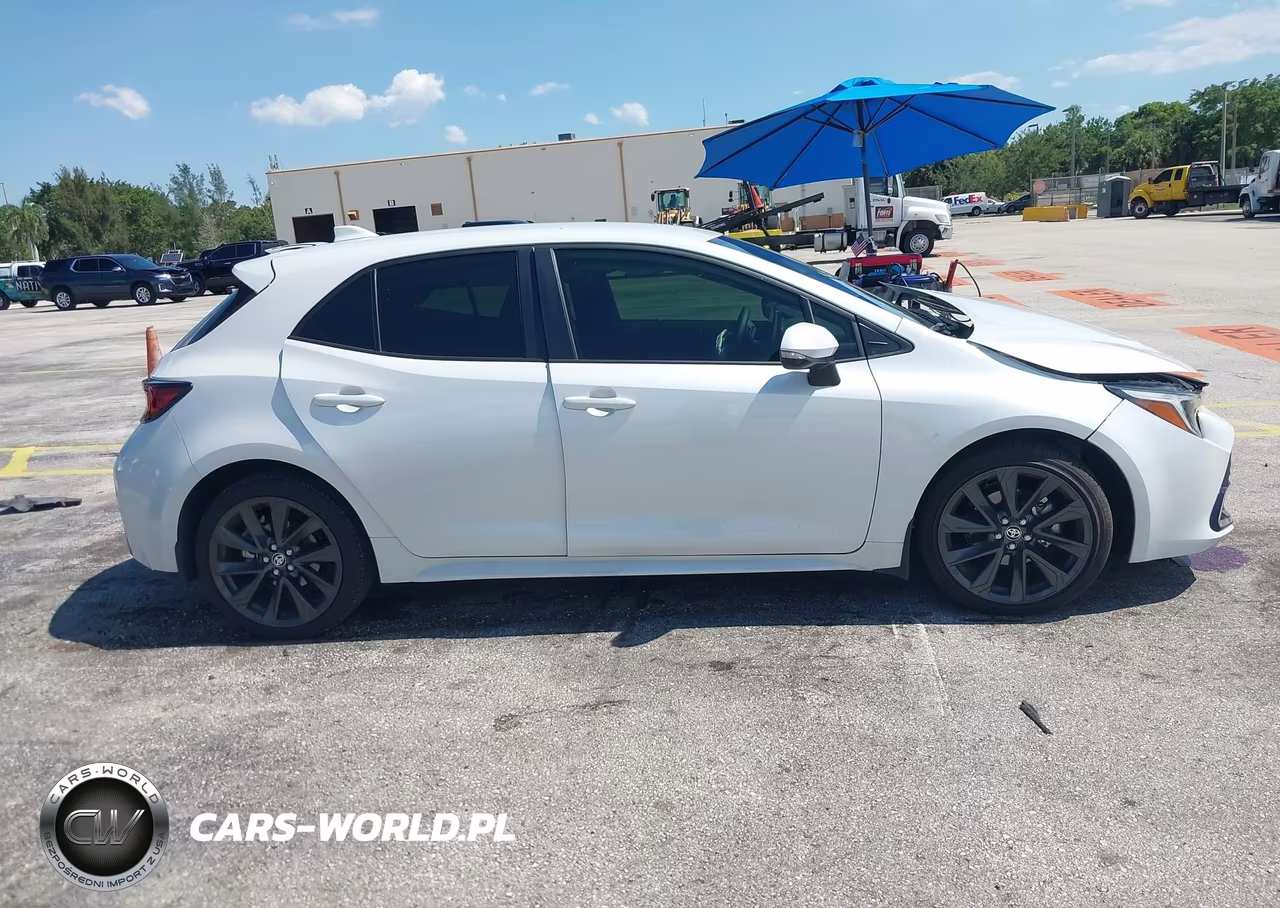 2025 Toyota Corolla Xse VIN:JTNC4MBEXS3250537 - 13