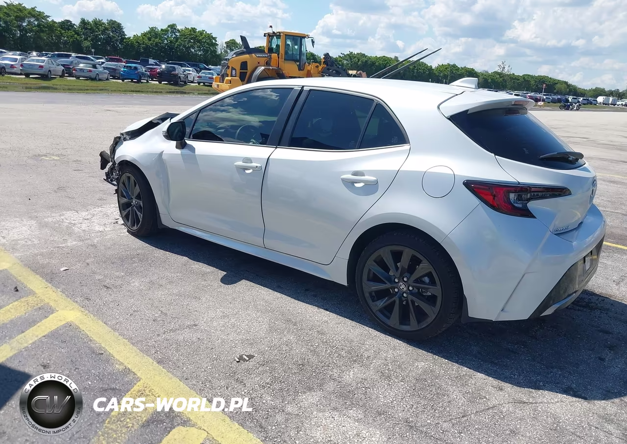 2025 Toyota Corolla Xse VIN:JTNC4MBEXS3250537 - 3