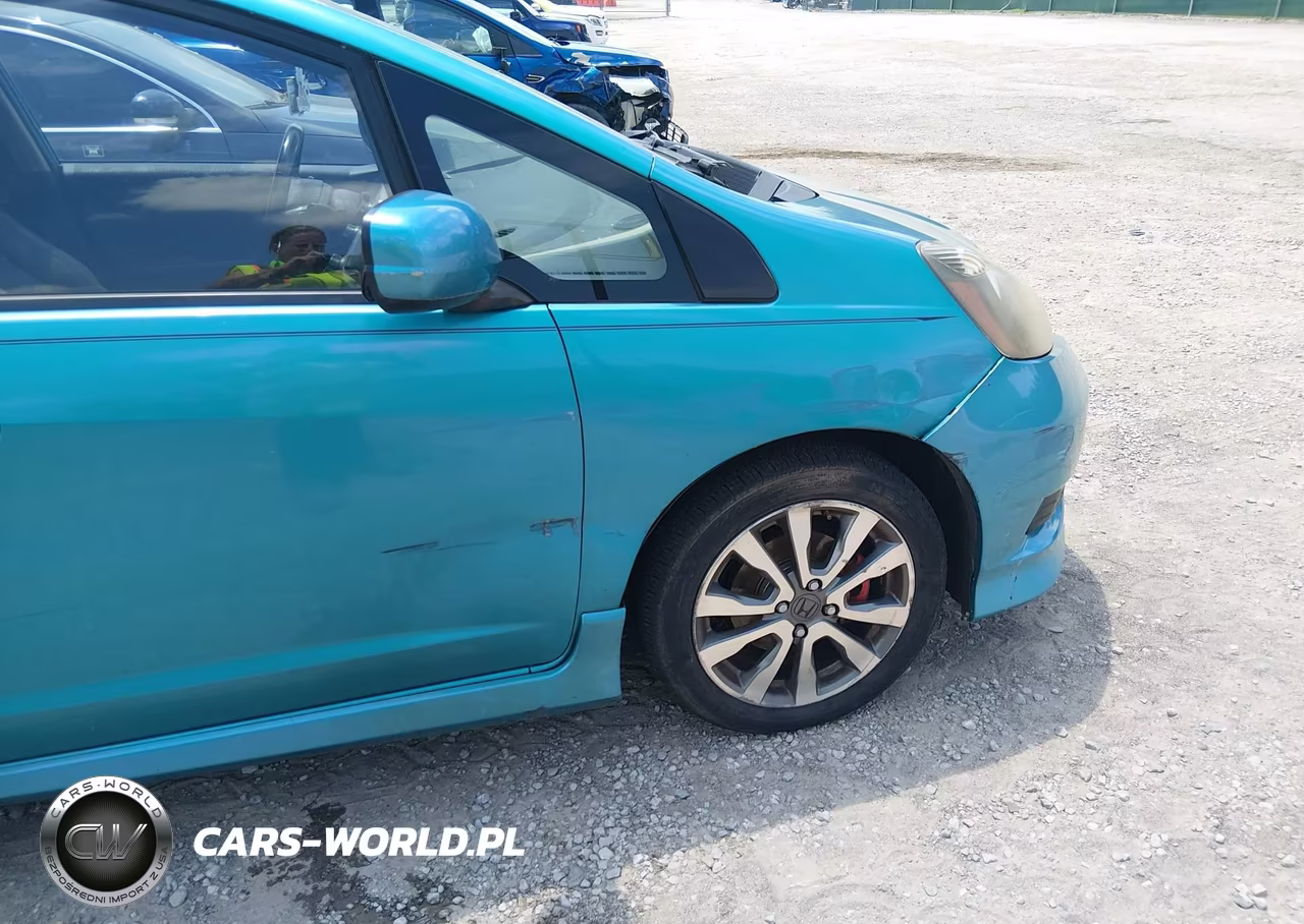 2013 Honda Fit Sport VIN:JHMGE8H54DC062437 - 21