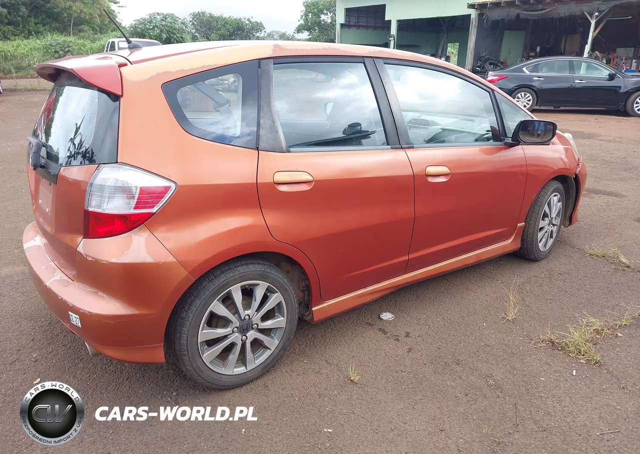 2012 Honda Fit Sport VIN:JHMGE8H52CC009122 - 4
