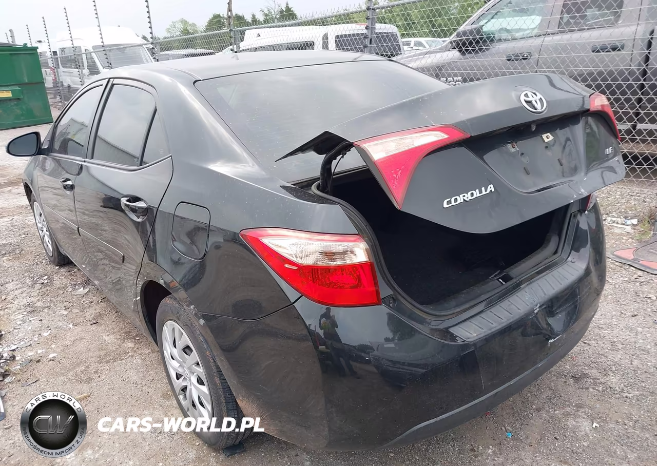 2017 Toyota Corolla Le VIN:5YFBURHE5HP650168 - 3