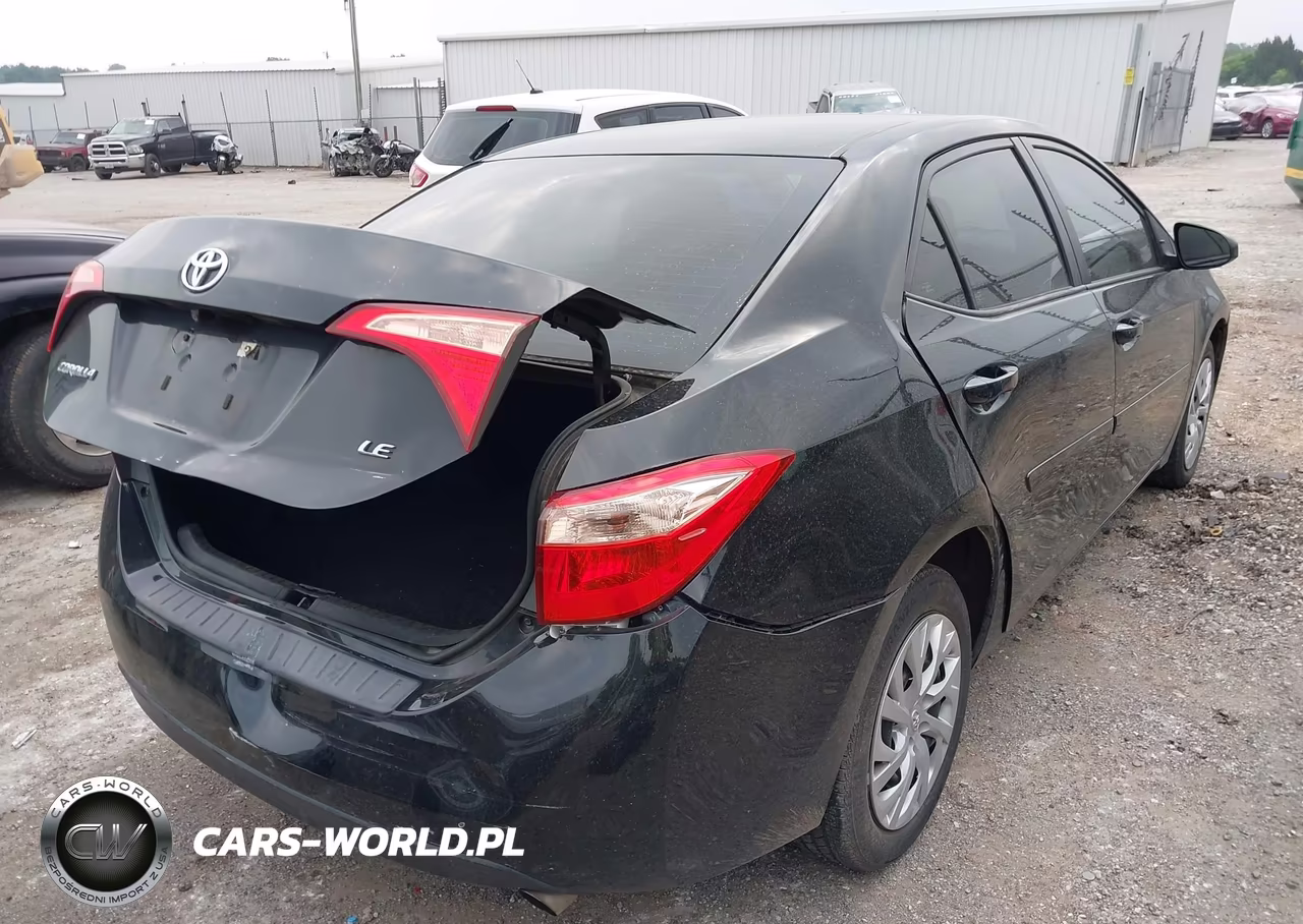 2017 Toyota Corolla Le VIN:5YFBURHE5HP650168 - 4