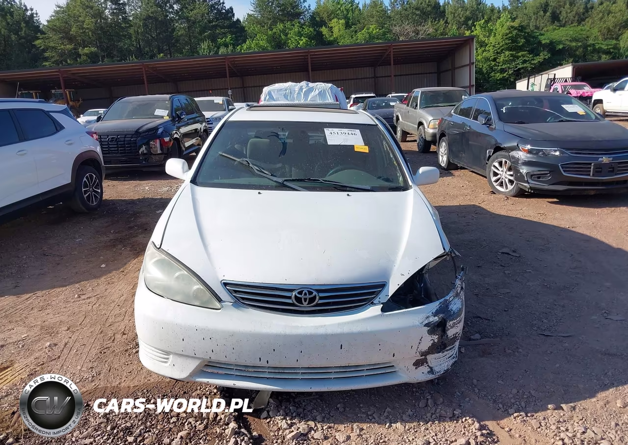 2005 Toyota Camry Le VIN:4T1BE32K85U013097 - 12